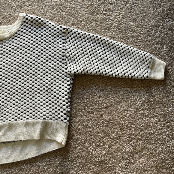 Sweater - Picture 4 of 5